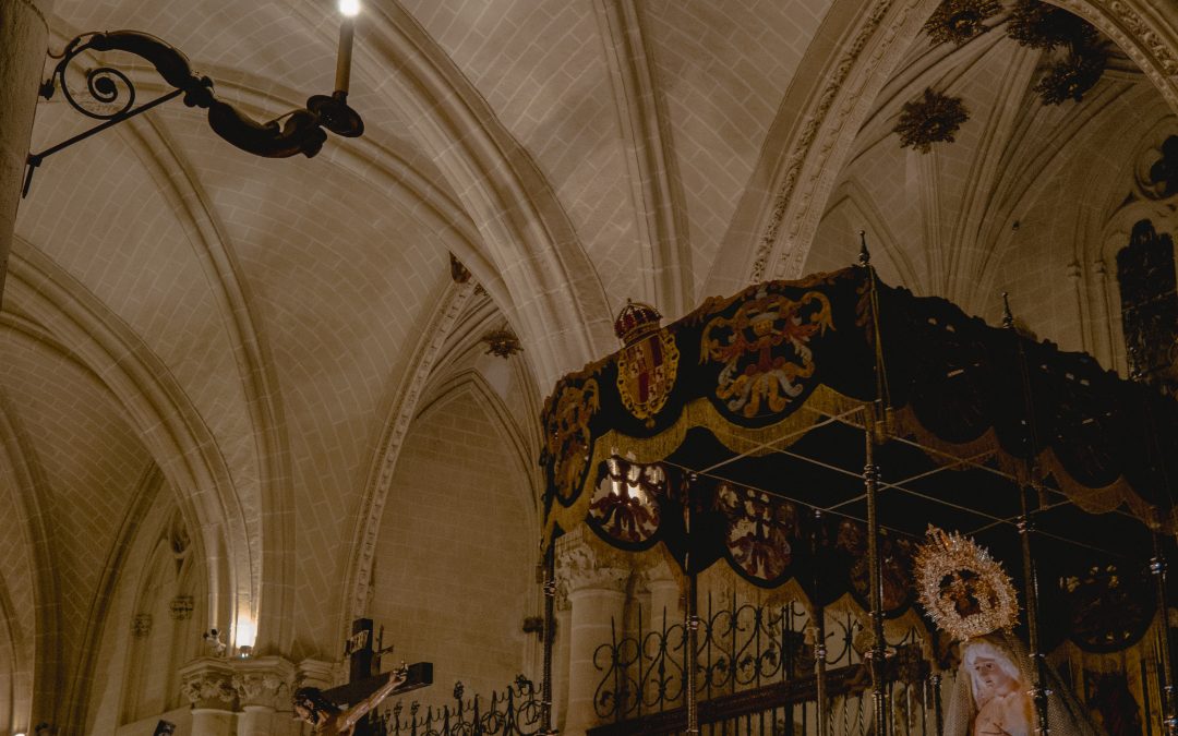 La Junta de Hermandades y el Cabildo buscarán una solución al problema de las Hermandades en la Catedral
