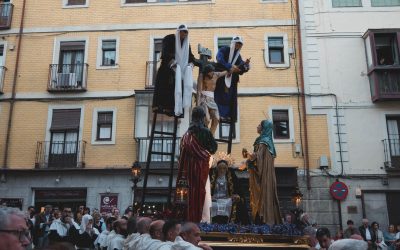 La Cofradía del Descendimiento abre la Semana Santa a los más pequeños con unas jornadas ejemplares