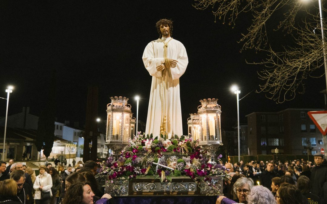 El vía Crucis del Cautivo lleva la Cuaresma al polígono