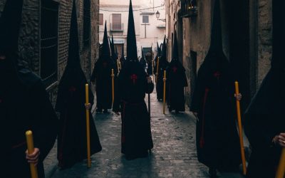 El conteo desmonta el relato oficial: 2.370 penitentes reales en la Semana Santa de Toledo de 2026